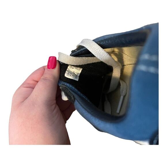 Vans - Picture 5 of 5